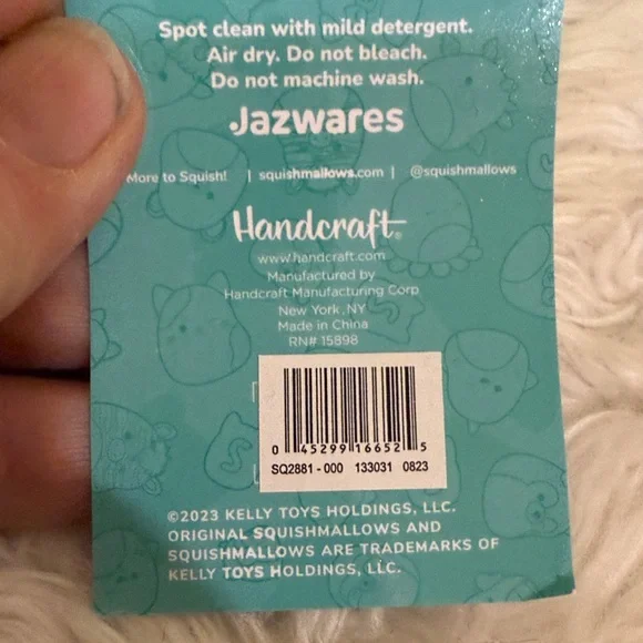 Adorable Squishmallow NWT smiley face slippers. Size youth 3.5-4.5 - Picture 6 of 6